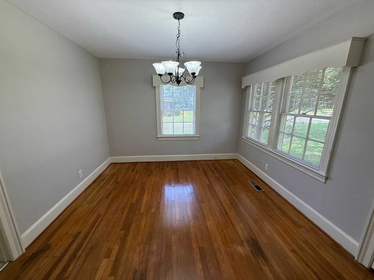 211 Dodd St Nw - Photo 6 of 12