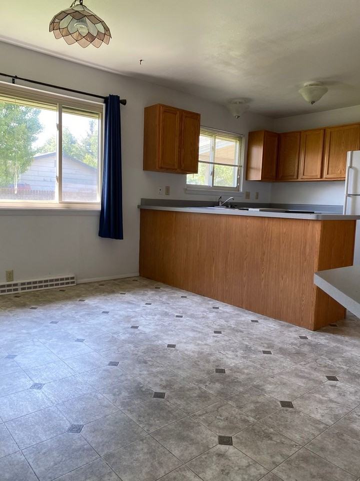 711 Murphy Dr - Photo 6 of 15