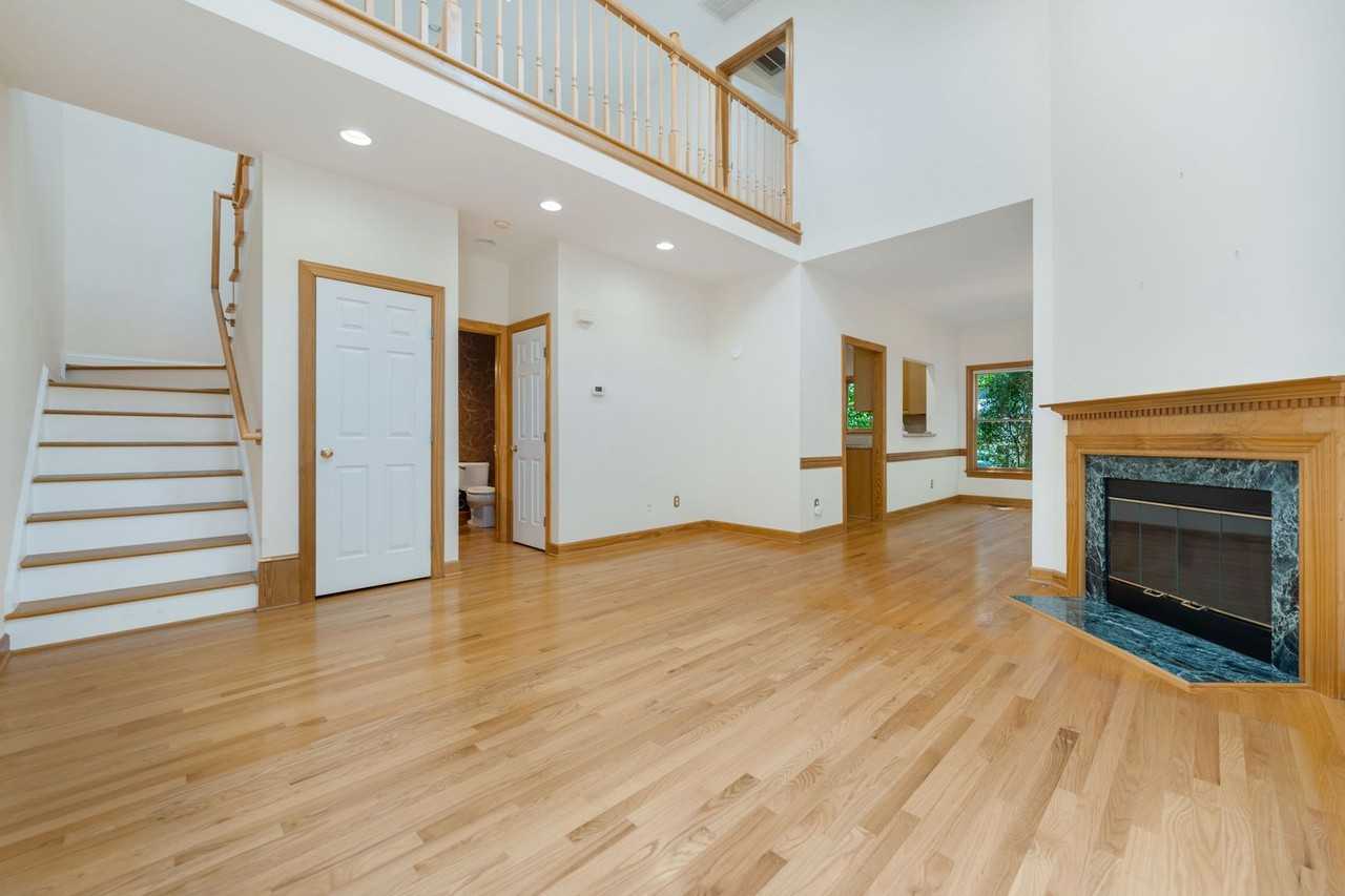 205 Columbia Pl W - Photo 4 of 15