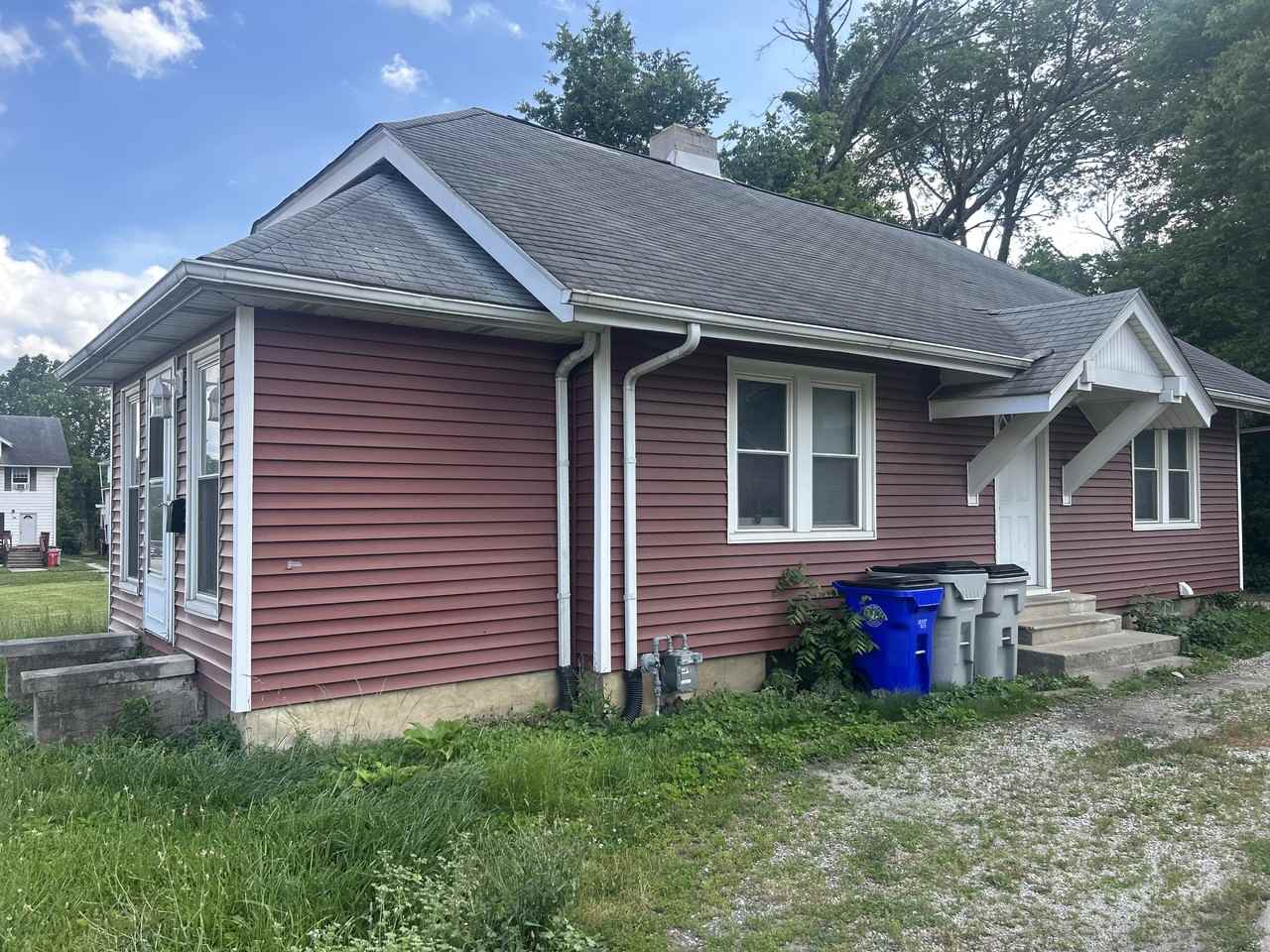 233 S Fairview Ave - Photo 3 of 3
