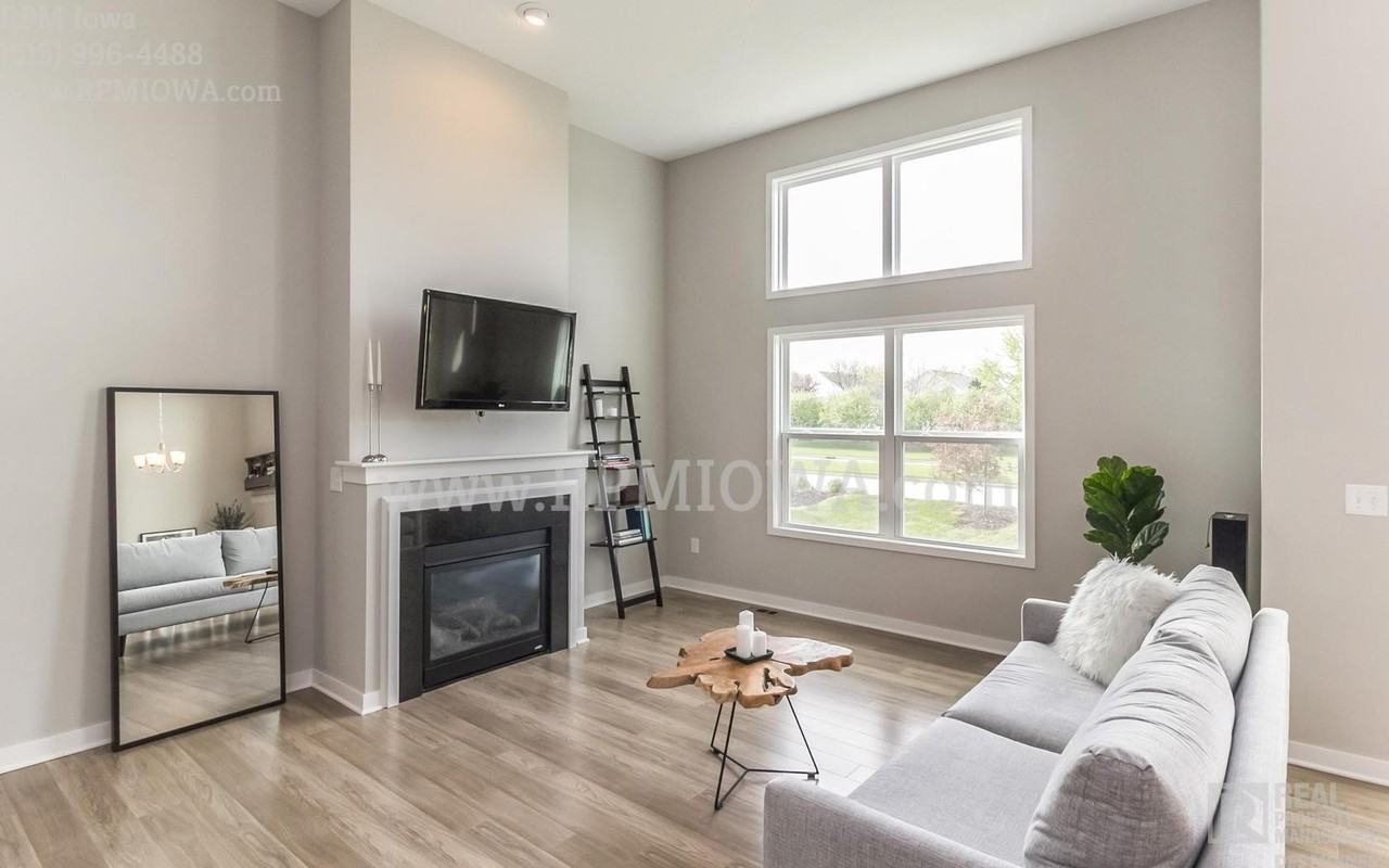 7902 Cottonwood Ln - Photo 2 of 18