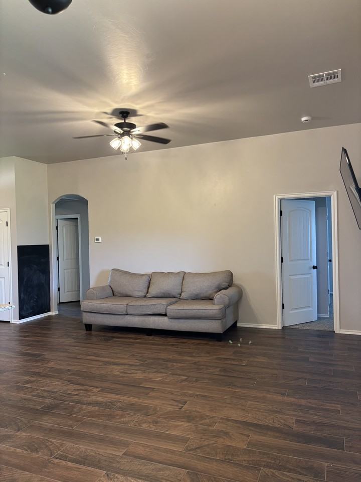 2209 E Grassland Ln - Photo 3 of 27