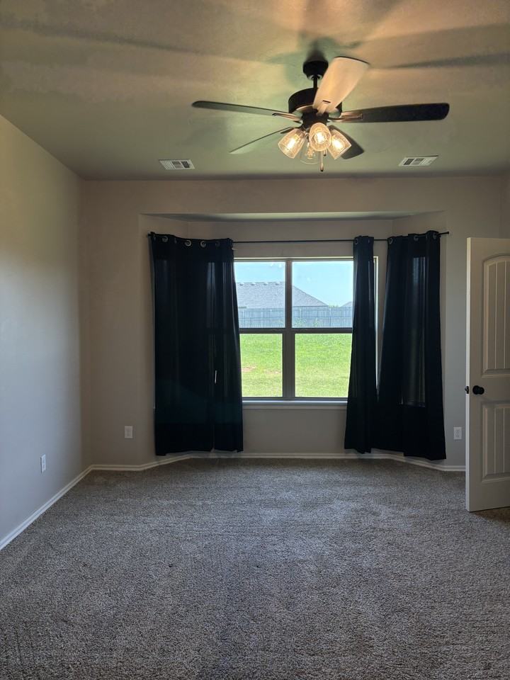 2209 E Grassland Ln - Photo 7 of 27