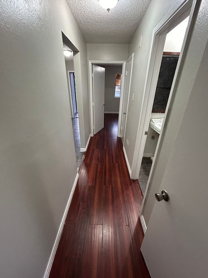 2746 Town North Dr - Photo 3 of 11