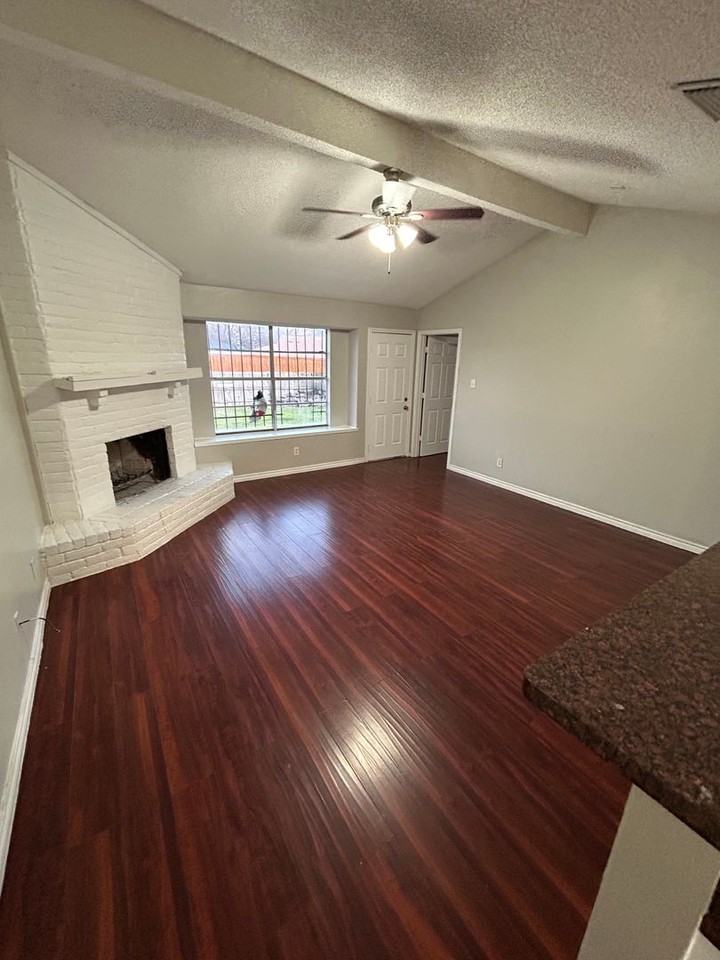 2746 Town North Dr - Photo 6 of 11