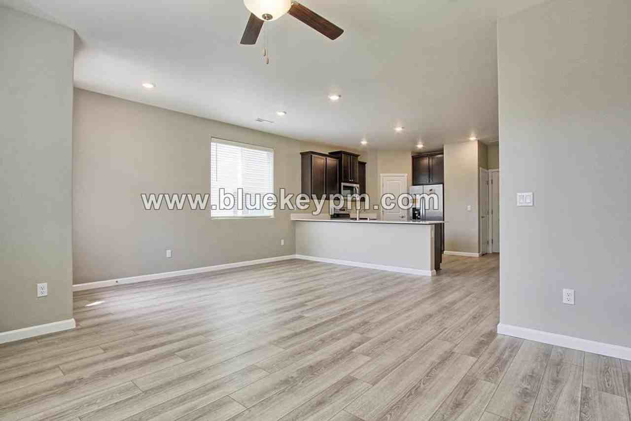 7104 Ne 155th Pl - Photo 3 of 13