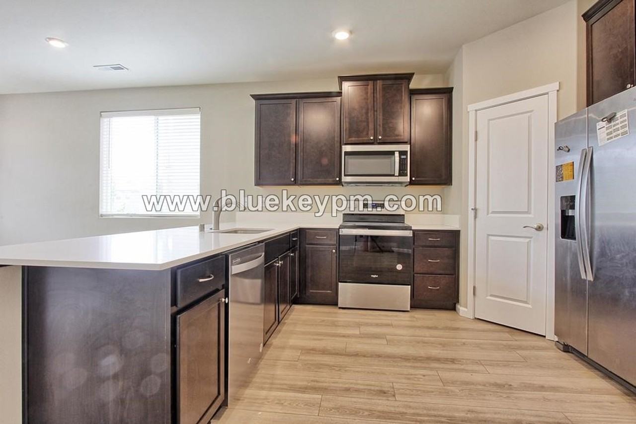 7104 Ne 155th Pl - Photo 5 of 13