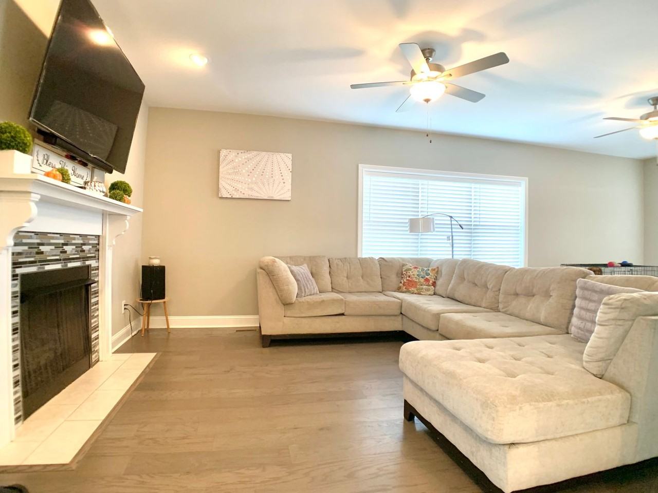 1376 Apple Blossom Rd - Photo 3 of 38
