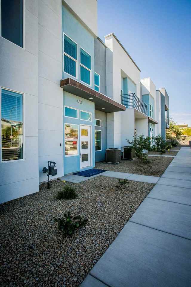 Townes at Peace Way - Photo 5 of 25