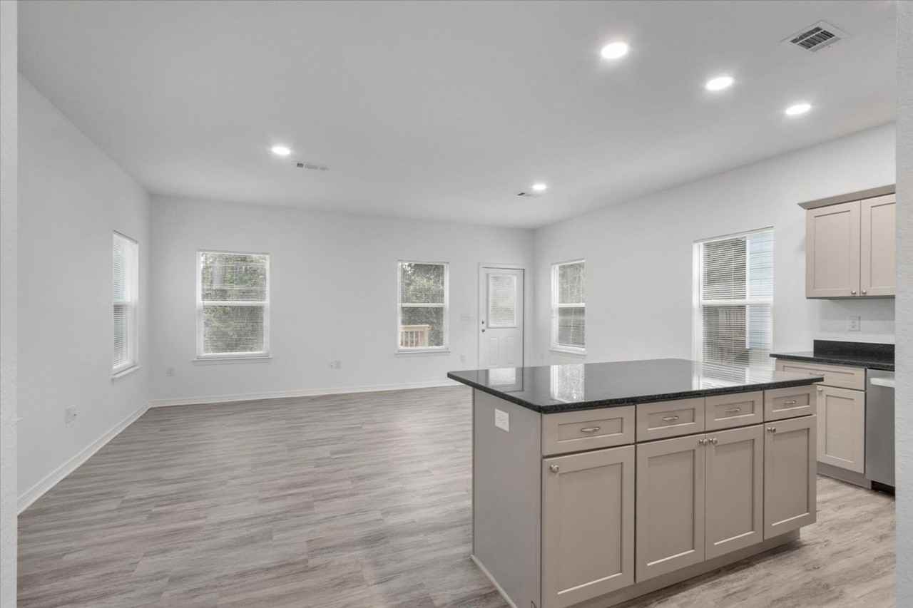 6329 Long St - Photo 5 of 21