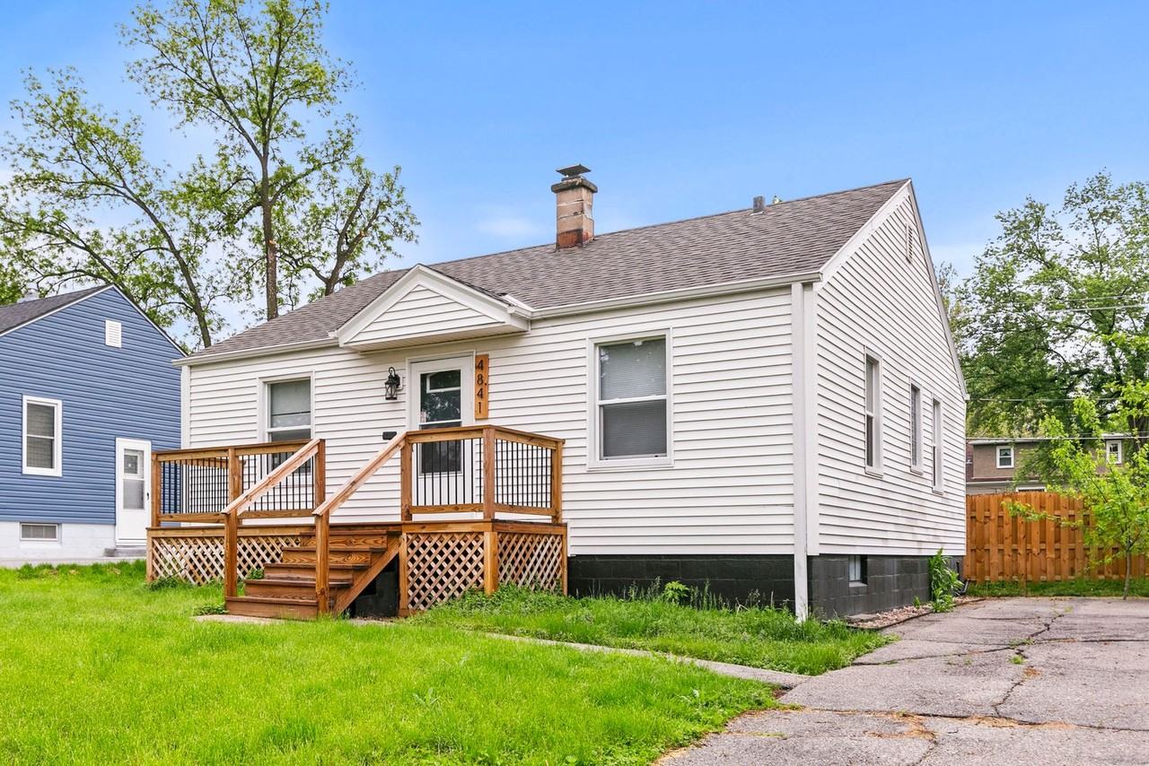4841 Pierce St - Photo 2 of 24