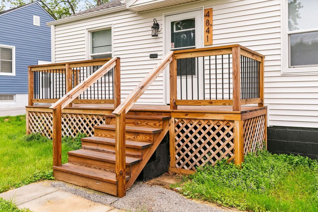4841 Pierce St - Photo 3 of 24