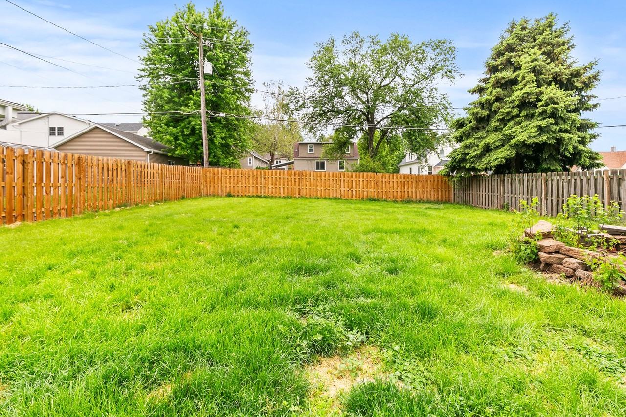 4841 Pierce St - Photo 7 of 24