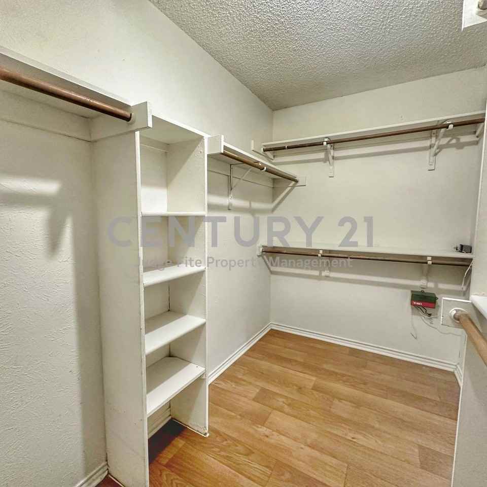 205 Glenwood Dr - Photo 6 of 19