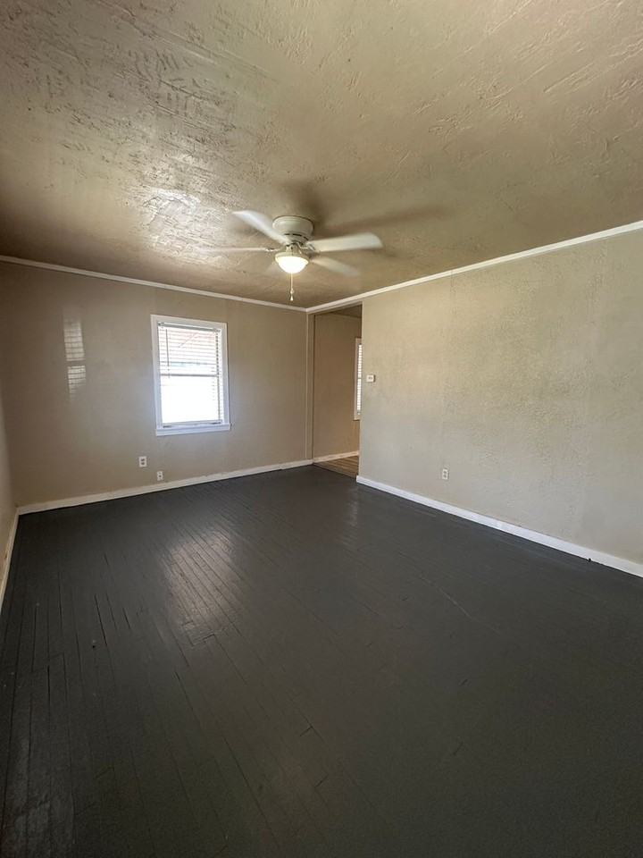 4331 S Polk St - Photo 2 of 16