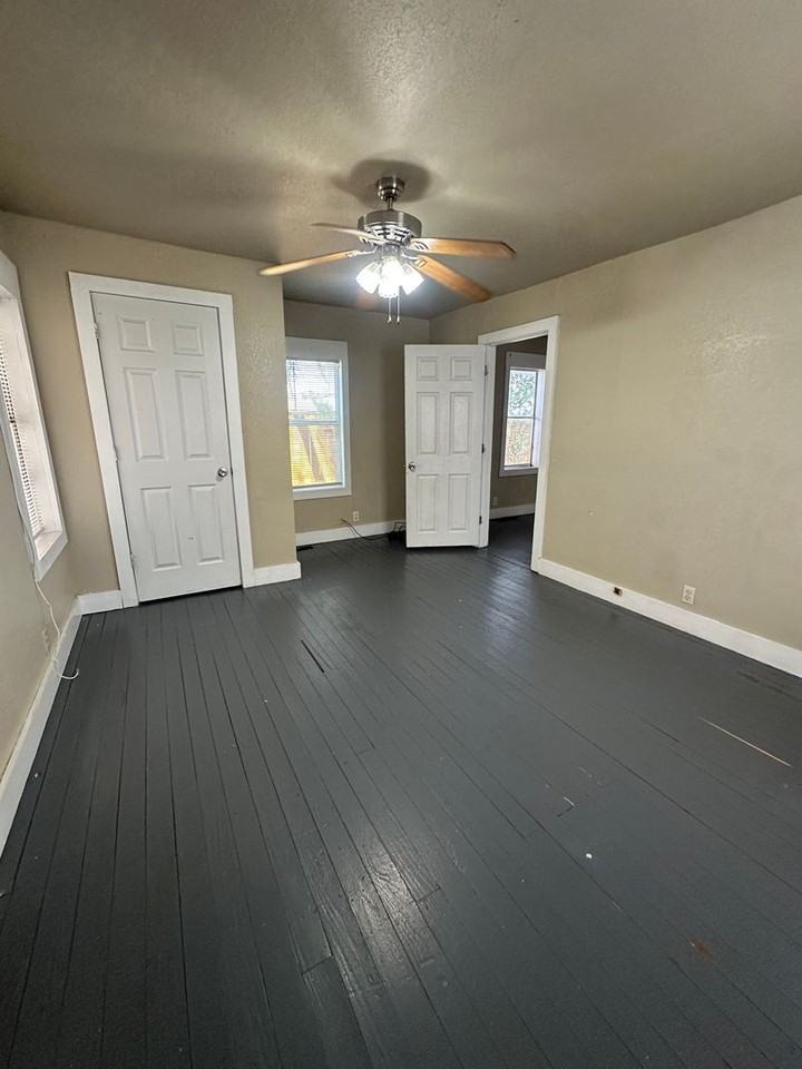 4331 S Polk St - Photo 6 of 16