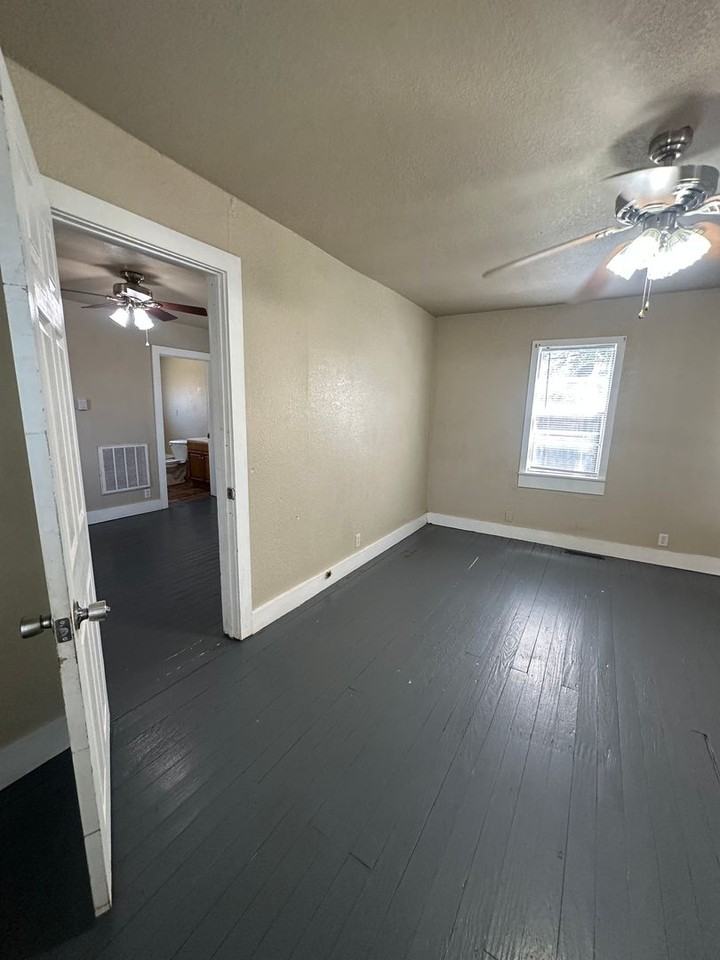 4331 S Polk St - Photo 7 of 16