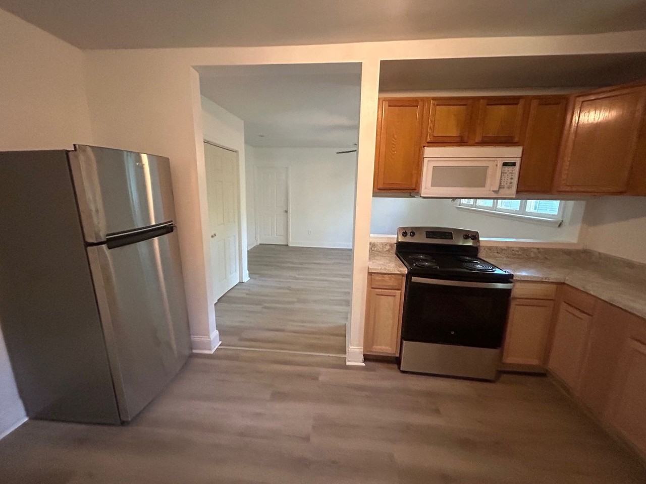 1413 Hyatt Ave - Photo 7 of 34