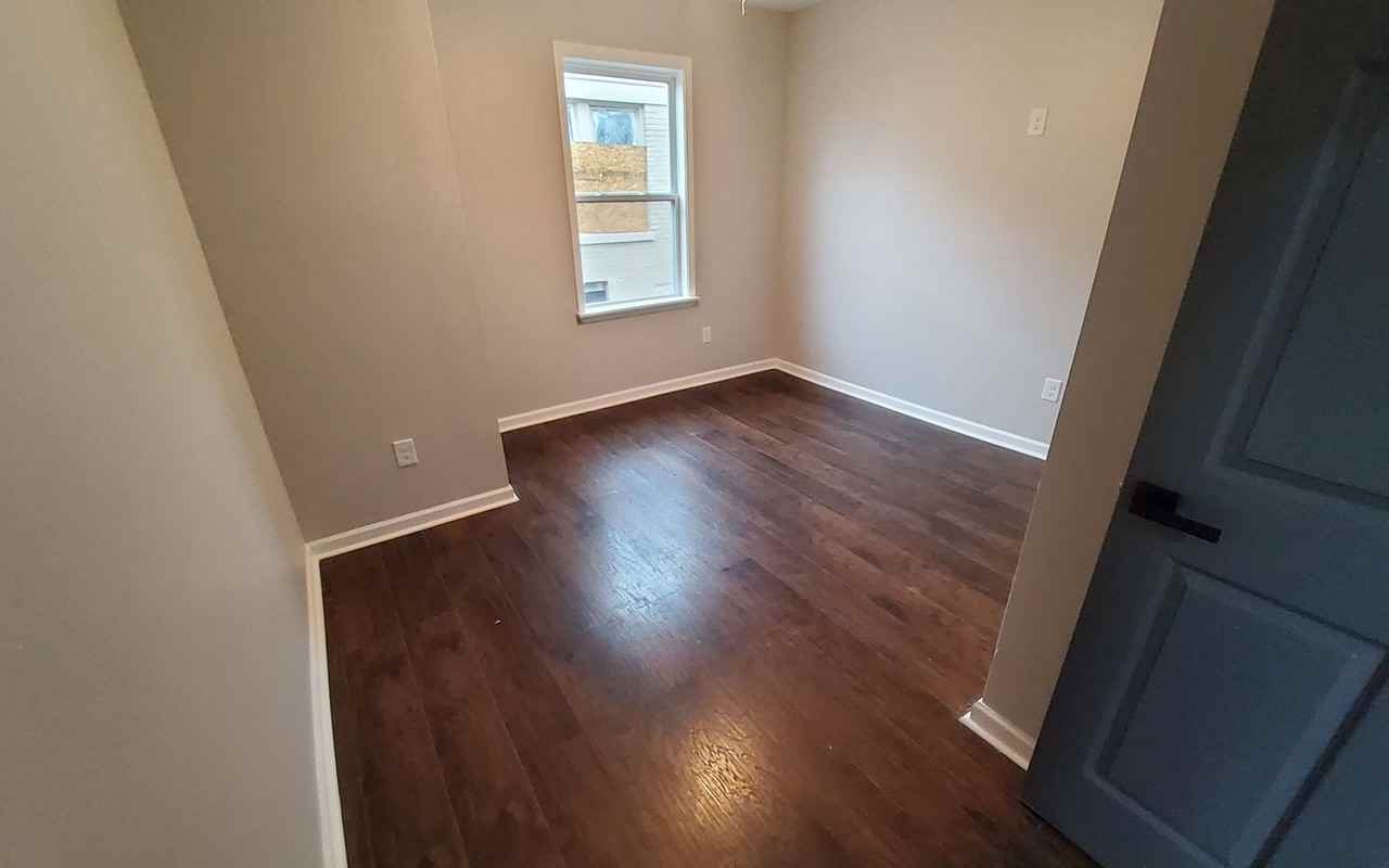 903 N Willett St - Photo 3 of 6