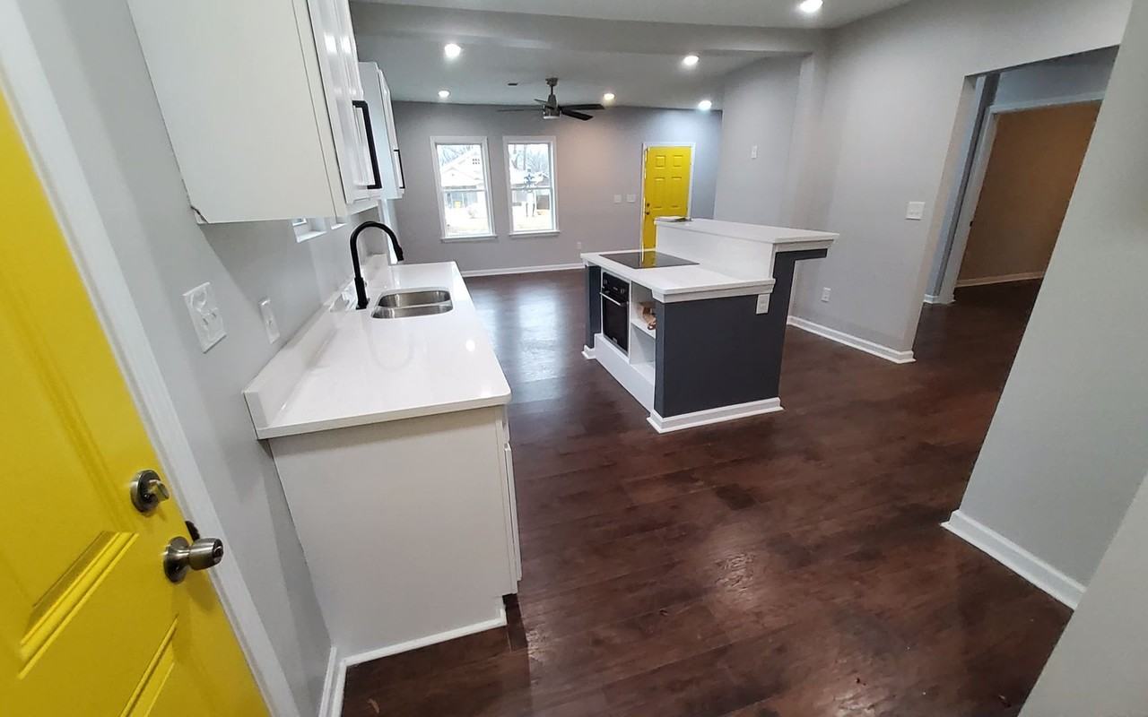 903 N Willett St - Photo 5 of 6