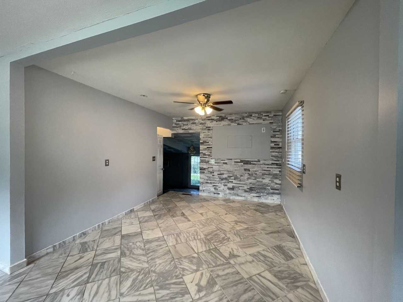 3618 S 120th St - Photo 3 of 12