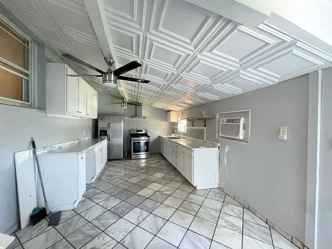 3618 S 120th St - Photo 4 of 12