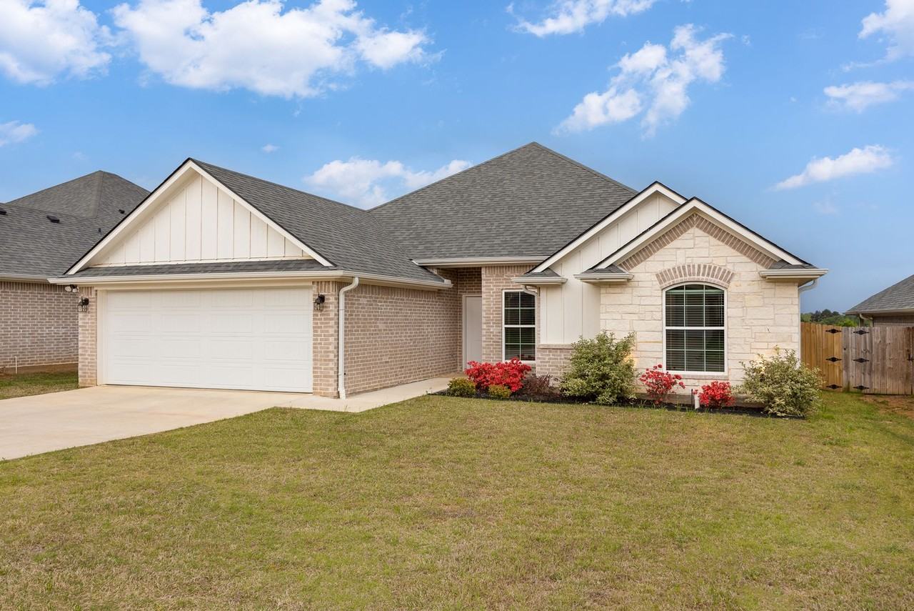 1661 Legacy Dr - Photo 2 of 22