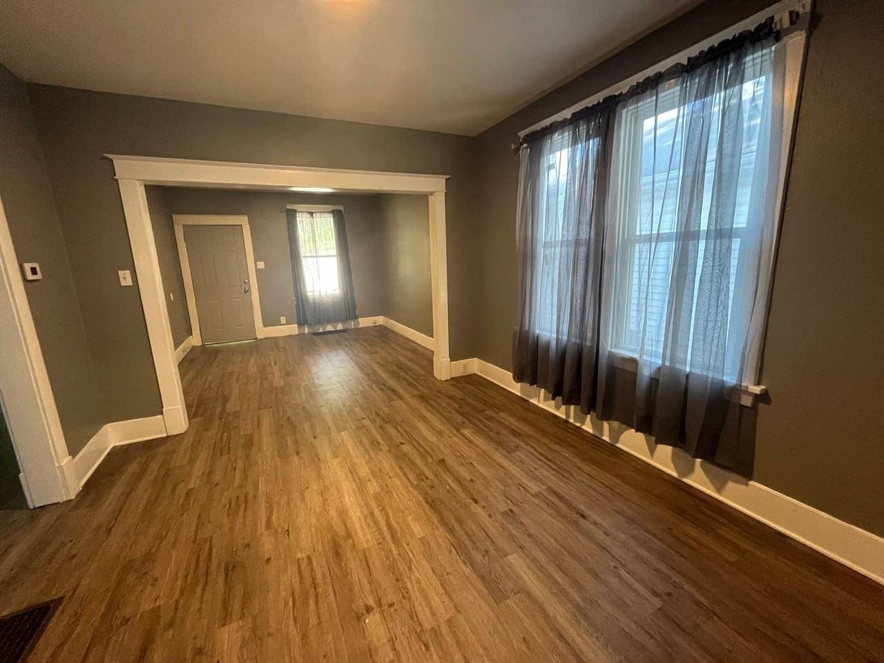 306 Lampert St - Photo 3 of 7