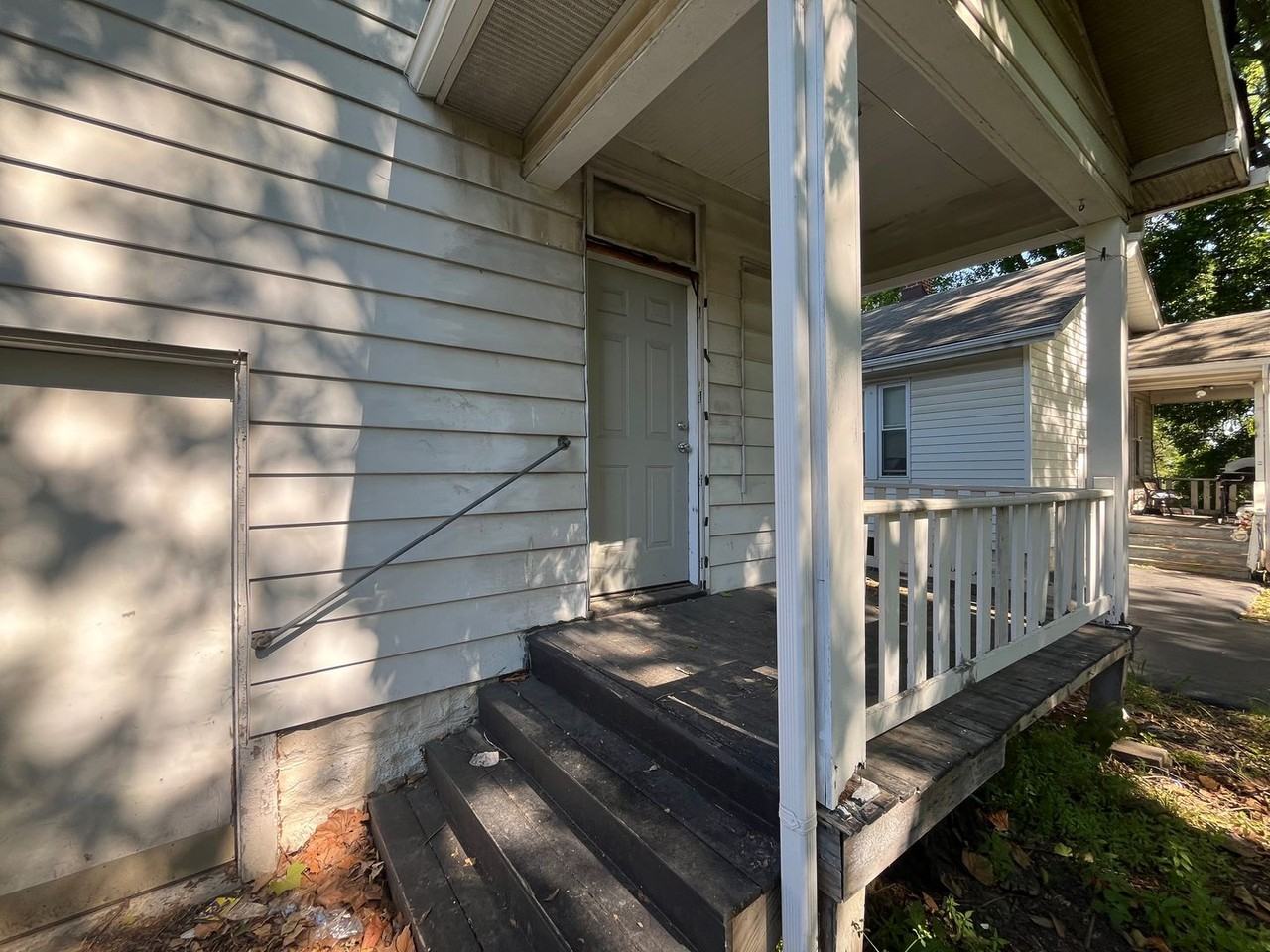 306 Lampert St - Photo 7 of 7