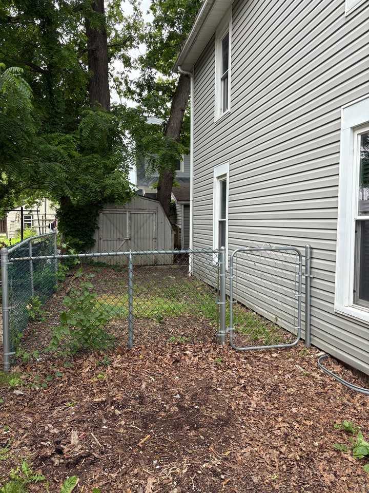 127 127 & 129 E. Walnut St. - Photo 2 of 11
