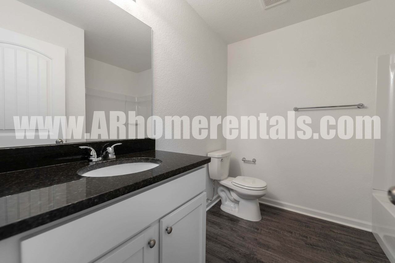 1125 Gallery Dr - Photo 6 of 14