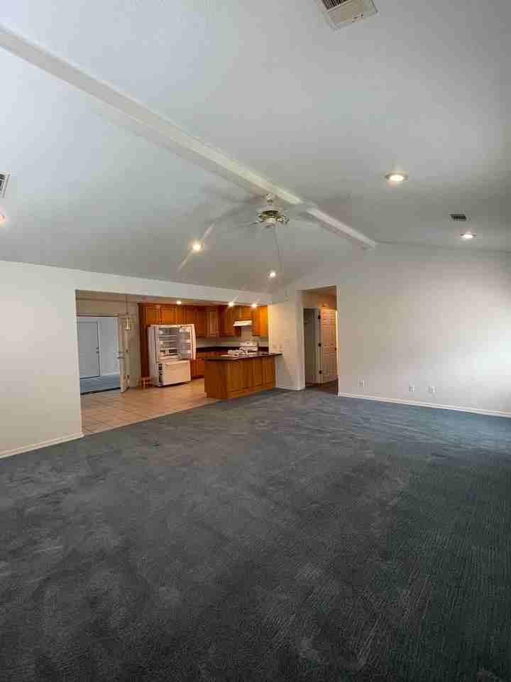 701 N 4th St - Photo 2 of 16
