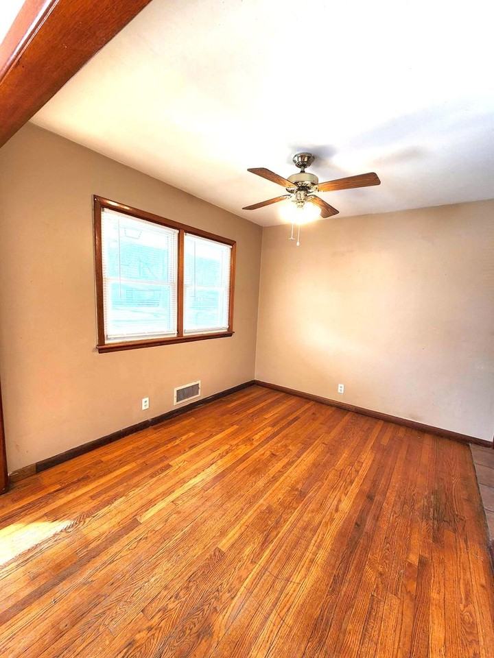 3612 Sw Kerry Ave - Photo 3 of 18
