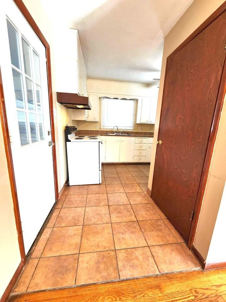 3612 Sw Kerry Ave - Photo 5 of 18