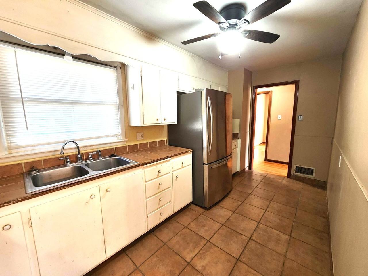 3612 Sw Kerry Ave - Photo 6 of 18