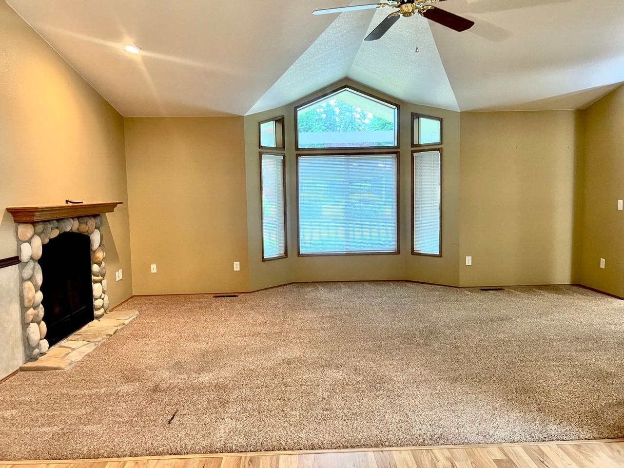 9330 Classic Dr Ne - Photo 6 of 47