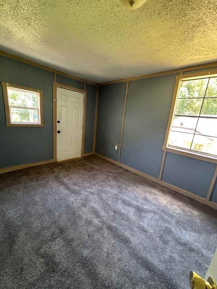 1409 Laboratory Rd - Photo 2 of 8