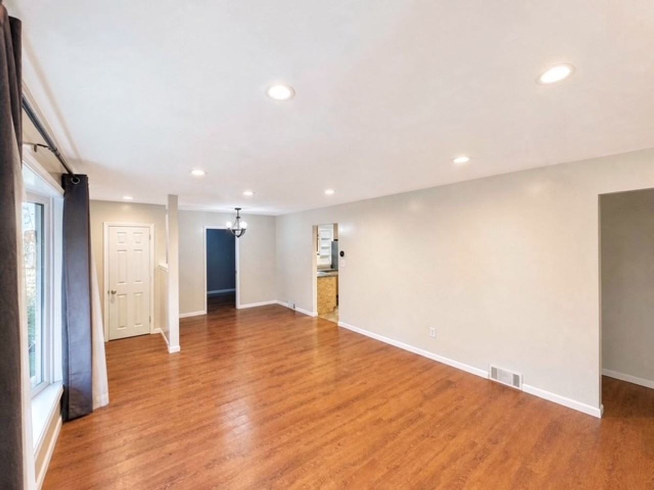 3703 Mount Vernon Ave - Photo 3 of 21