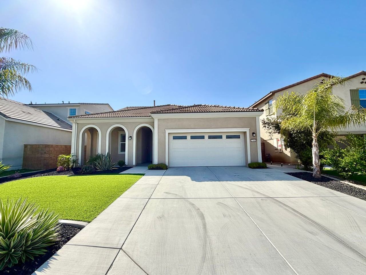 27460 Big Bend Dr - Photo 2 of 37