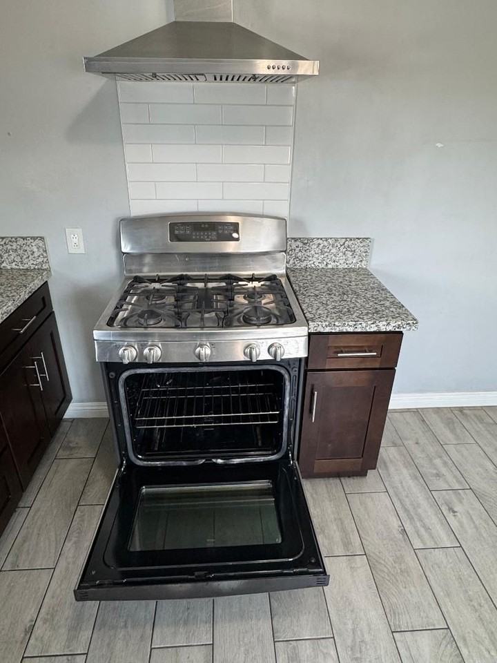 2300 Lake St - Photo 5 of 13
