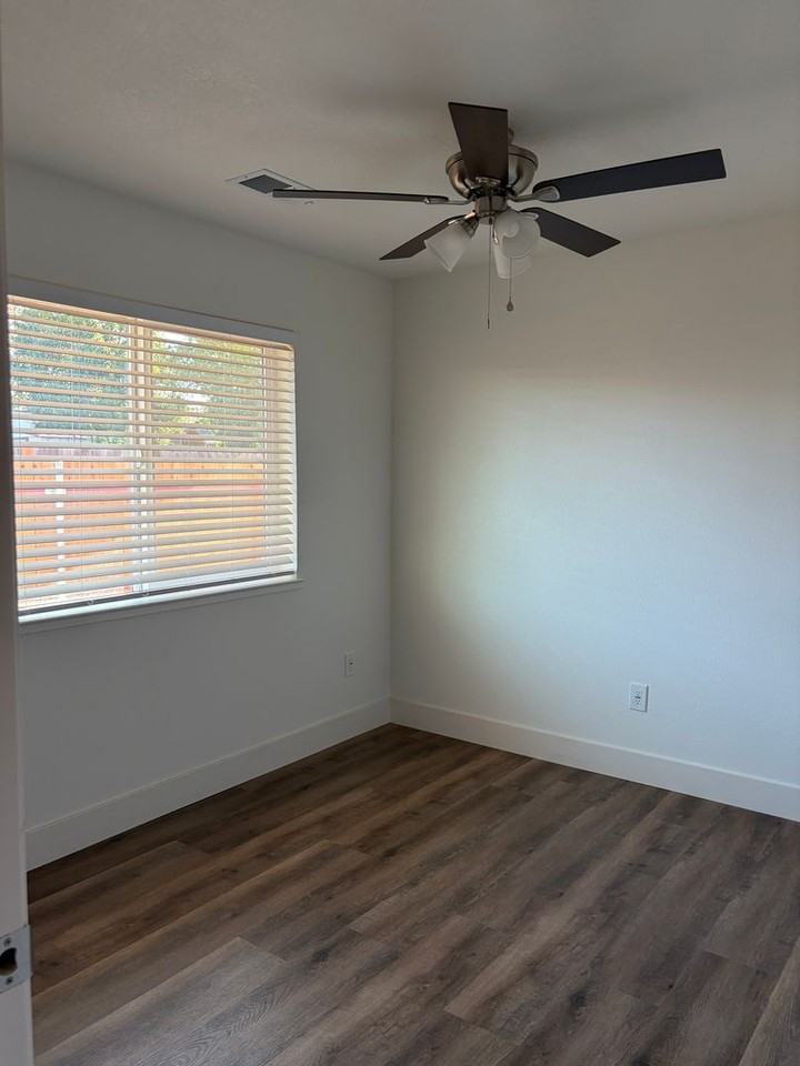 3143 Stern Way - Photo 7 of 15