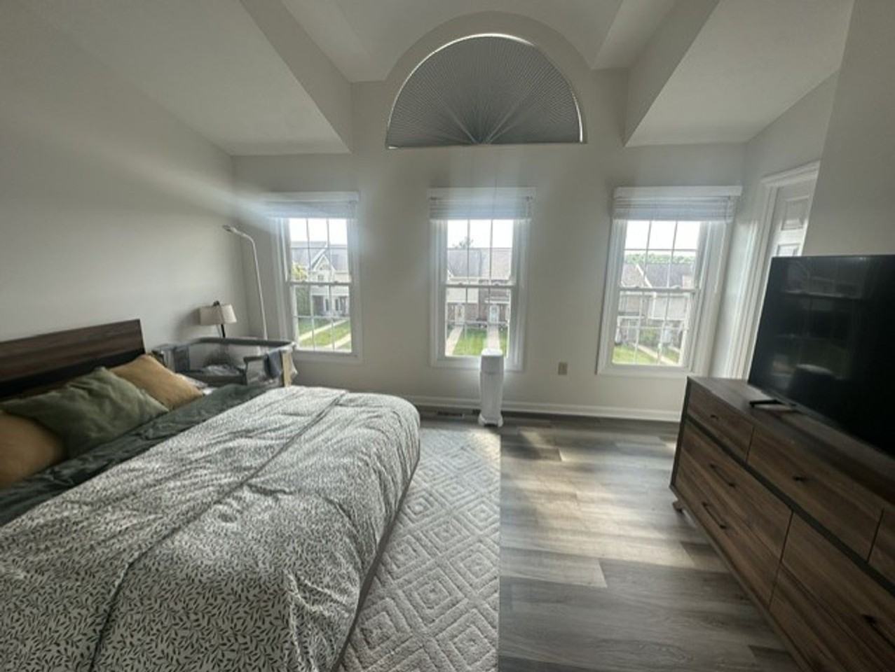 3024 Estate Dr - Photo 2 of 44