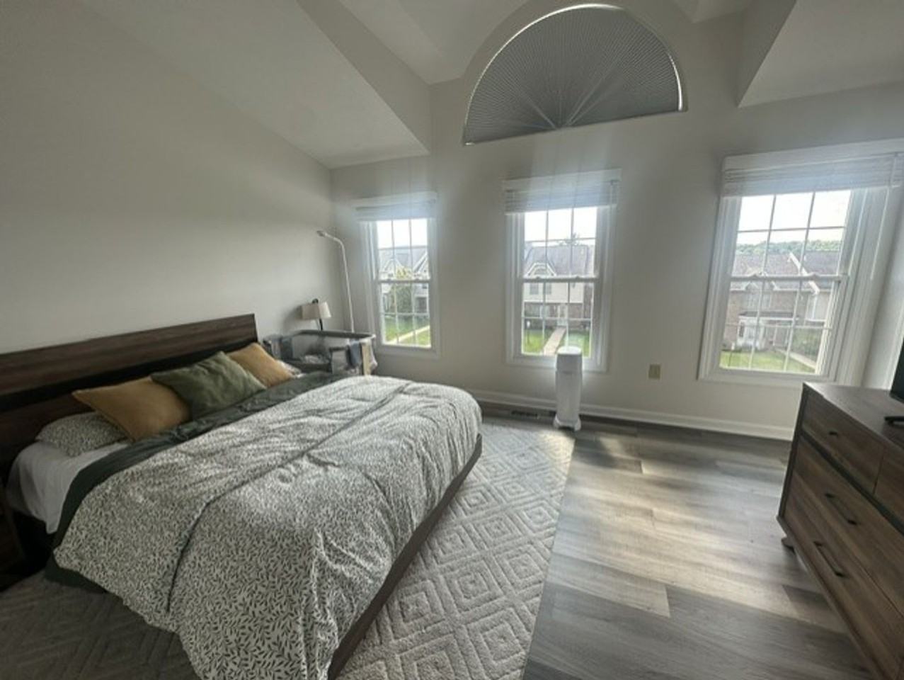 3024 Estate Dr - Photo 3 of 44