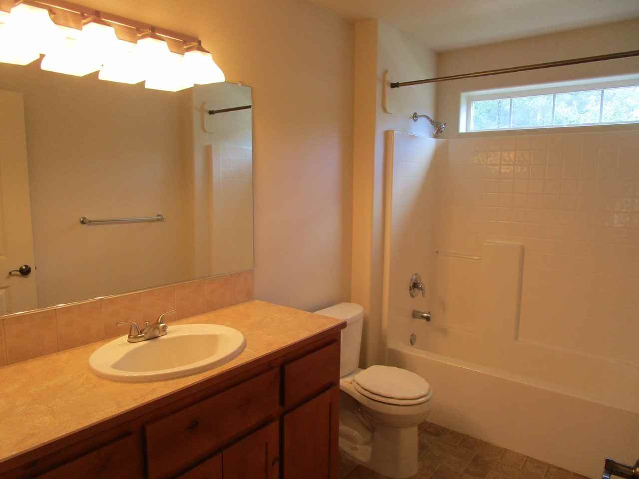534 Ne Brookstone Dr - Photo 4 of 21