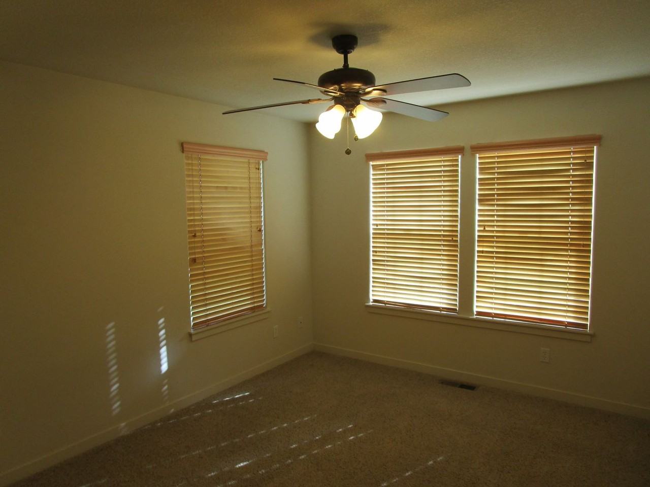 534 Ne Brookstone Dr - Photo 7 of 21