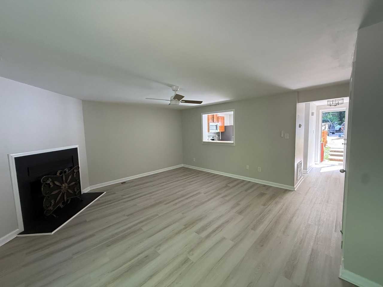 7252 Shellburne Dr - Photo 2 of 9