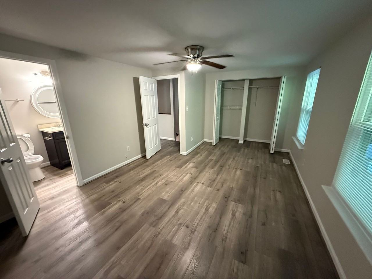 7252 Shellburne Dr - Photo 3 of 9