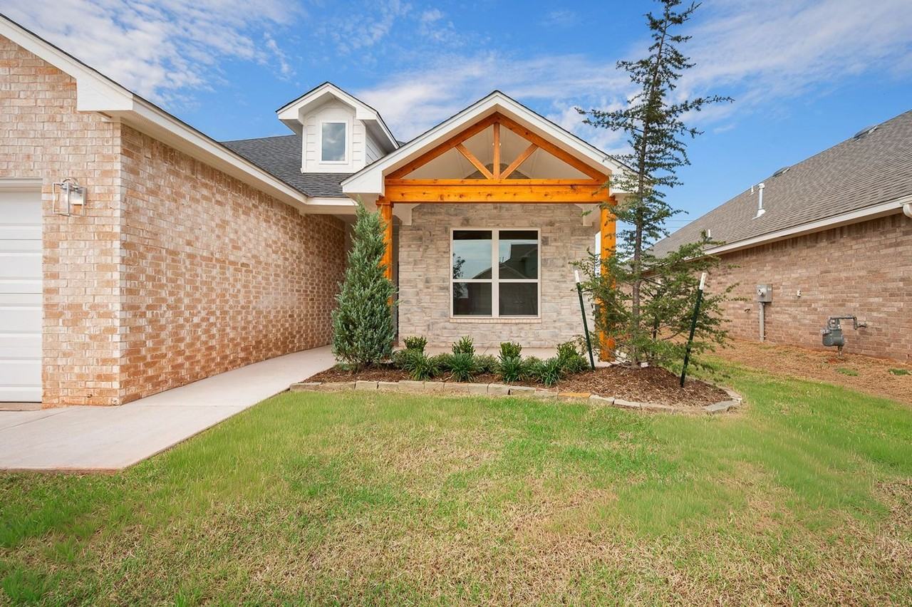 4909 Misty Wood Ln - Photo 5 of 50