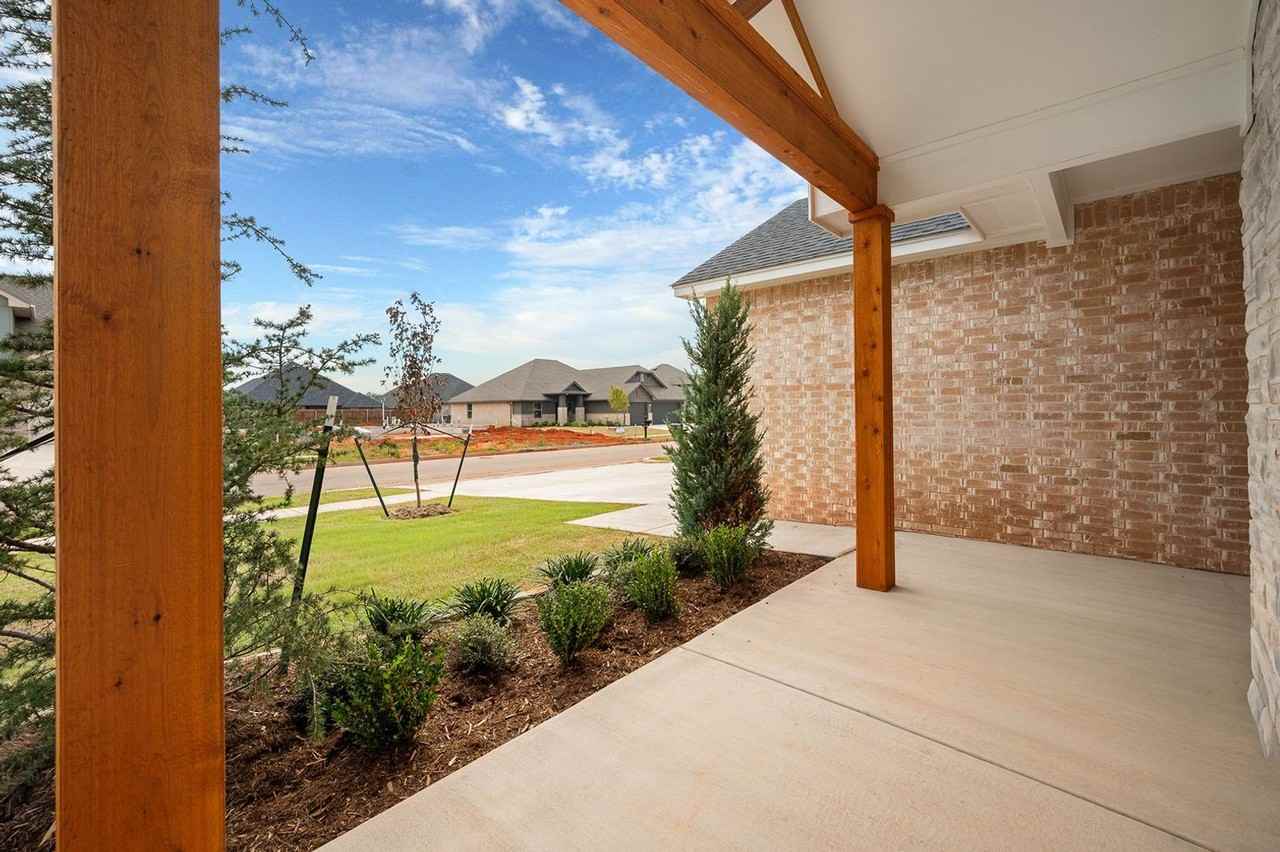 4909 Misty Wood Ln - Photo 7 of 50