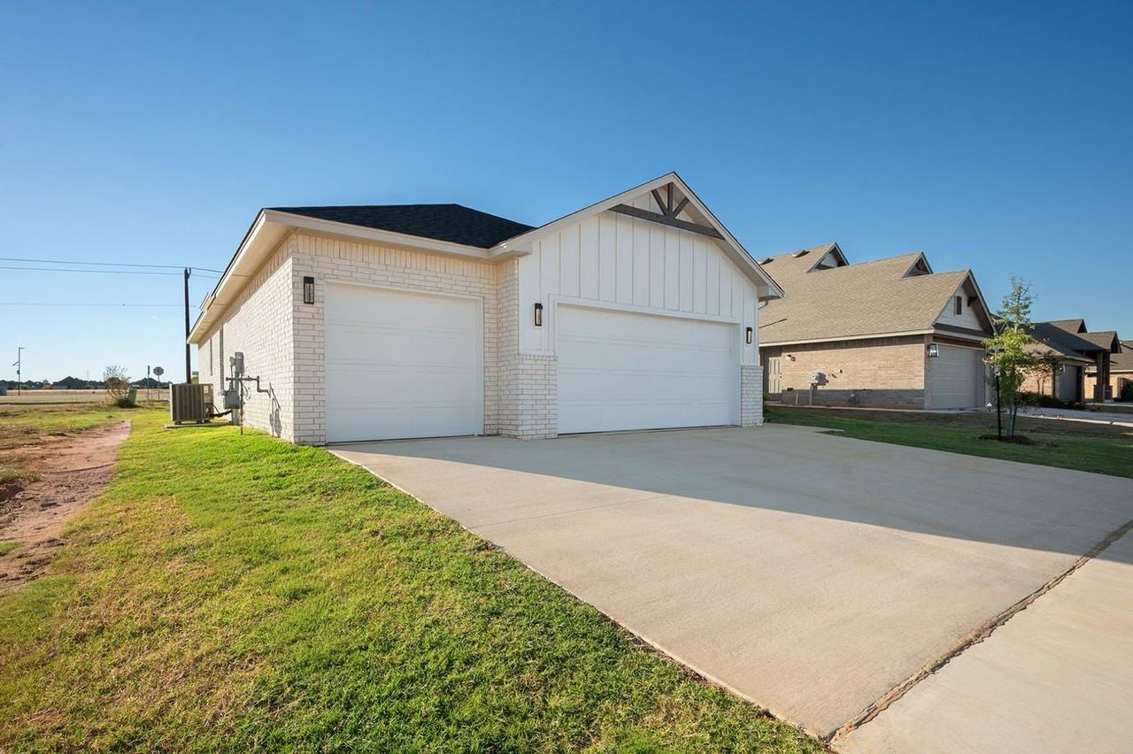 5017 Misty Wood Ln - Photo 4 of 41